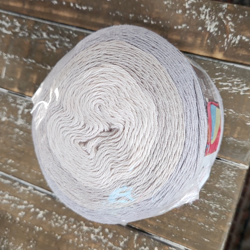 Red heart, "It's a wrap" 1100 yards. WESTERN OCCIDENTAL. - Picture 2 of 2